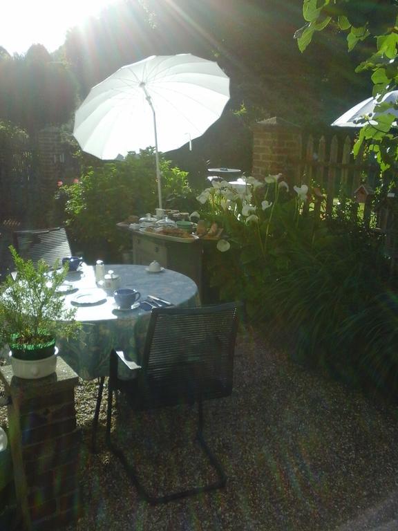 La Maison De La Plage - La Cerisaie Bed & Breakfast Онфльор Екстериор снимка